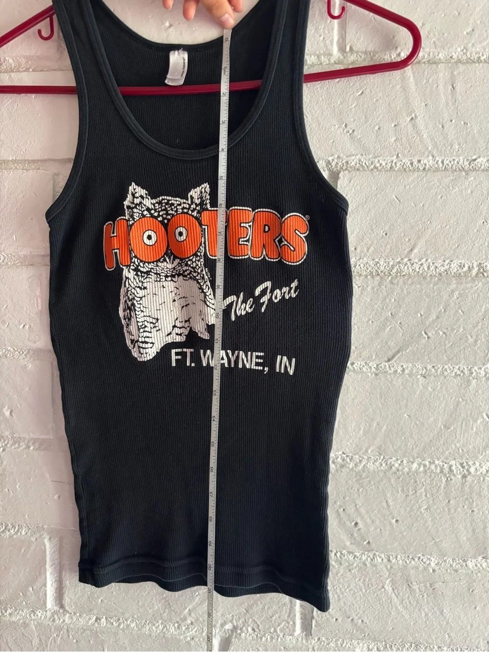 Hooters tank top